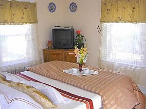 cape cod holiday rental queen bed